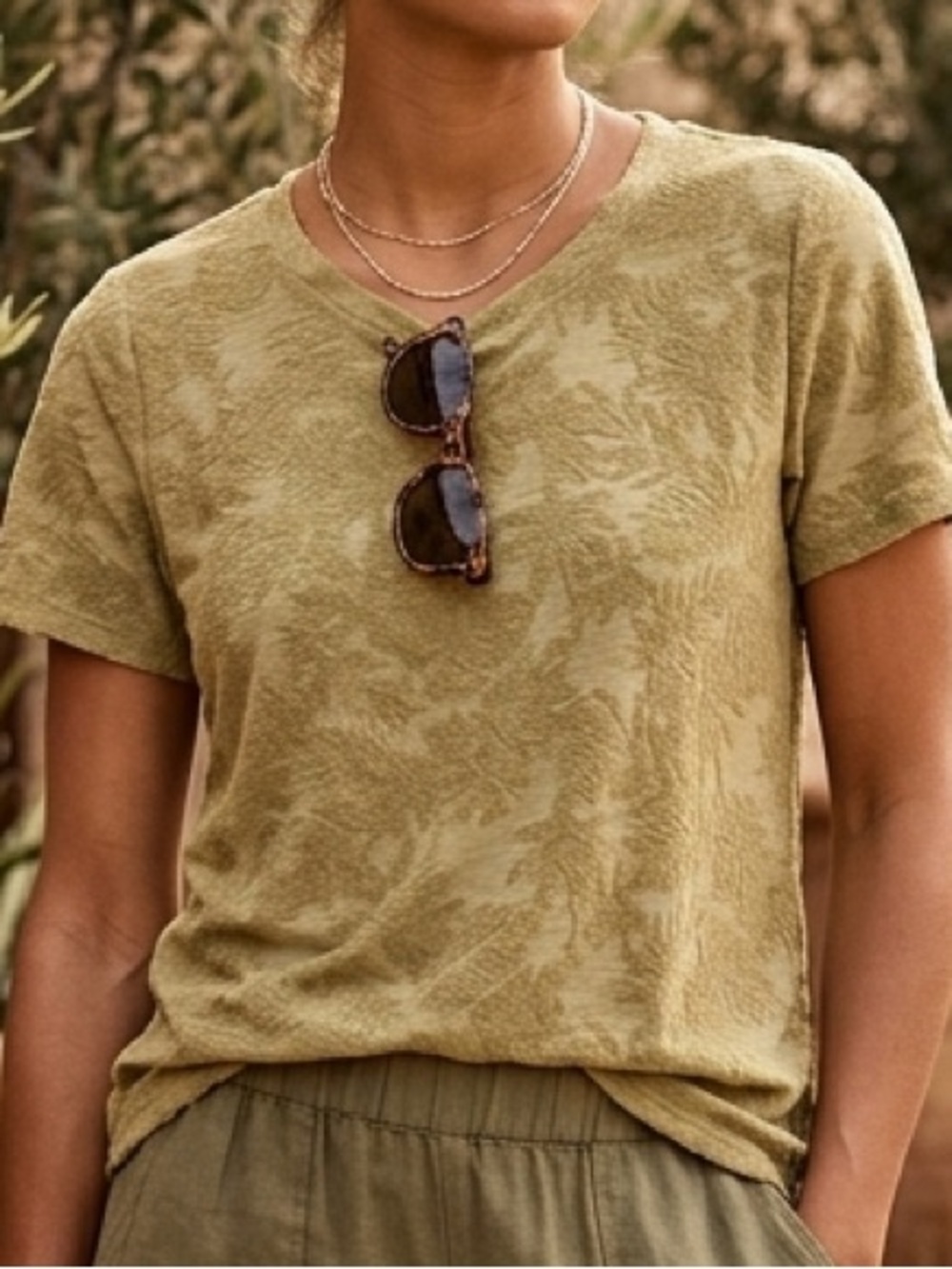 C&C California Olive Chartruese Tropical Textured Top Tee Sz M Terry Safari